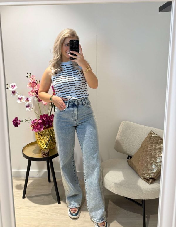 Lara Wide Leg Jeans - Queen Hearts